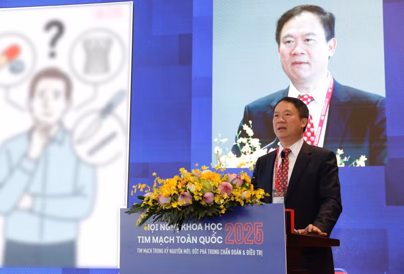 GS.TS.BS Phạm Mạnh Hùng, Phó Chủ tịch Hội Tim mạch học Việt Nam nhấn mạnh mối quan hệ hai chiều giữa bệnh tim mạch và bệnh nhiễm trùng.jpg