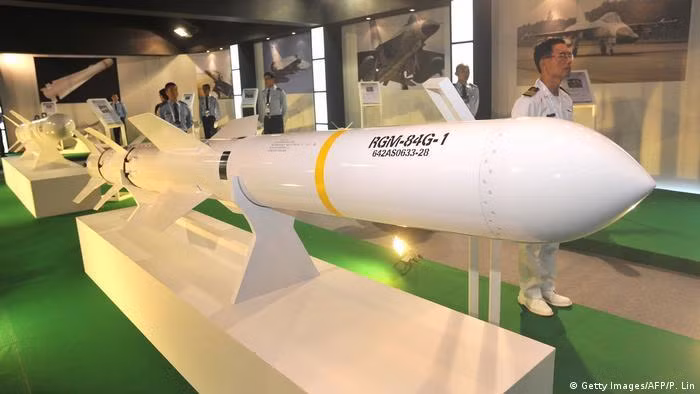 Tên lửa đối hạm Harpoon Mỹ bán cho Đài Loan giúp đối phó với Trung Quốc (Ảnh: AFP). Tên lửa đối hạm Harpoon Mỹ bán cho Đài Loan giúp đối phó với Trung Quốc (Ảnh: AFP).