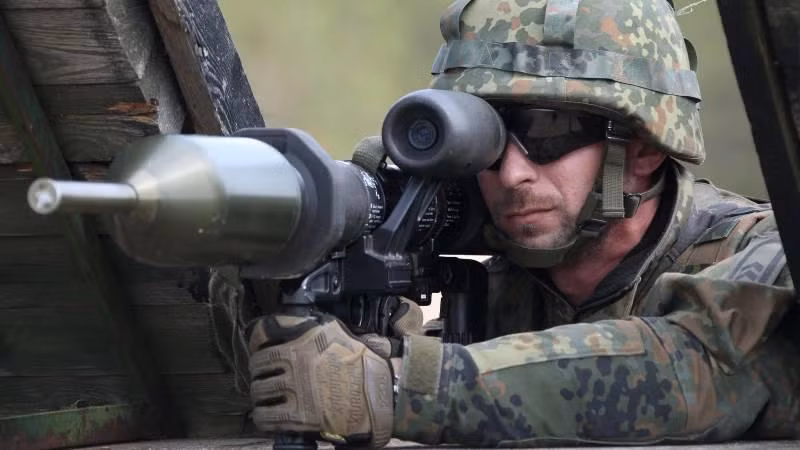 Súng phóng lựu chống tăng Panzerfaust Đức viện trợ cho Ukraine (Ảnh: DPA)