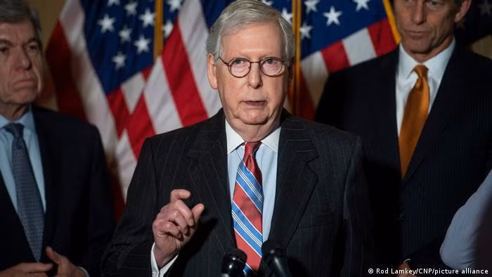 Thượng nghị sỹ Mitch McConnell: nếu bà Pelosi không đến Đài Loan vì Bắc Kinh đe dọa, đồng nghĩa với việc mang lại chiến thắng cho Trung Quốc (Ảnh: Deutsche Welle). Thượng nghị sỹ Mitch McConnell: nếu bà Pelosi không đến Đài Loan vì Bắc Kinh đe dọa, đồng nghĩa với việc mang lại chiến thắng cho Trung Quốc (Ảnh: Deutsche Welle).