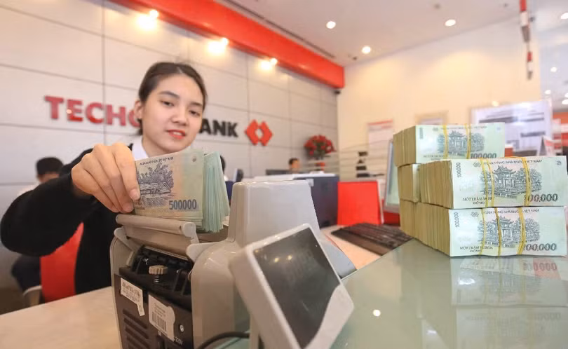 Phó tổng giám đốc Techcombank bán ra 600.000 cổ phiếu TCB 