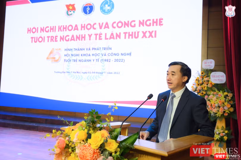 Thứ trưởng Bộ Y tế Trần Văn Thuấn tin tưởng sau hội nghị này, các bạn báo cáo viên trẻ sẽ thắp tiếp ngọn lửa đam mê nghiên cứu khoa học cho các thế hệ tiếp theo Thứ trưởng Bộ Y tế Trần Văn Thuấn tin tưởng sau hội nghị này, các bạn báo cáo viên trẻ sẽ thắp tiếp ngọn lửa đam mê nghiên cứu khoa học cho các thế hệ tiếp theo