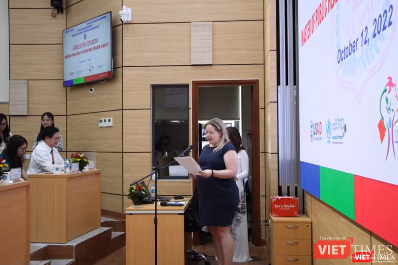 Bà Cait Unites – Phó Giám đốc chương trình y tế của USAID tại Việt Nam - tự hào khi đóng góp một phần vào sự thành công của chương trình