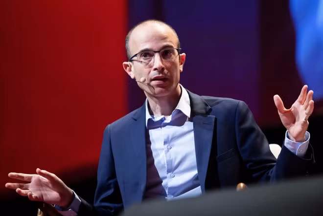 Yuval Harari cảnh báo nguy cơ AI và thu thập dữ liệu nằm ngoài kiểm soát. Yuval Harari cảnh báo nguy cơ AI và thu thập dữ liệu nằm ngoài kiểm soát.