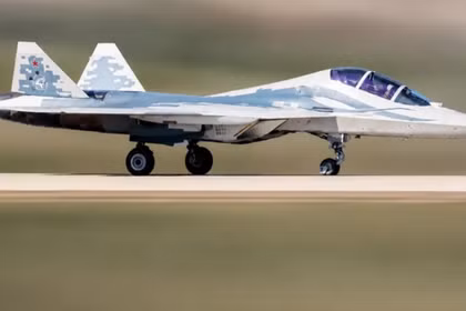 Máy bay chiến đấu hai chỗ ngồi thế hệ thứ năm Su-57. Ảnh: MW.