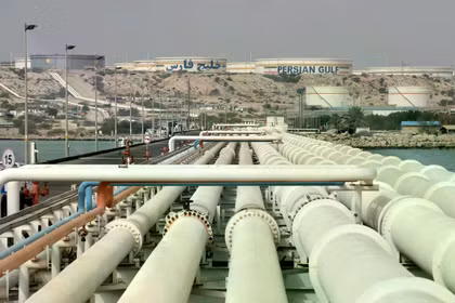 Khu phức hợp dầu khí đảo Kharg ở Iran. Ảnh: Bloomberg.