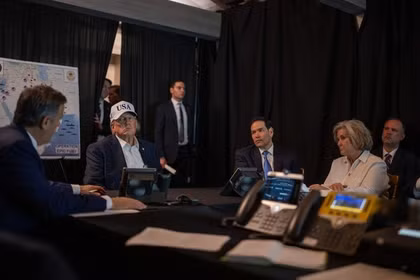 Tổng thống Mỹ Donald Trump theo dõi các hoạt động quân sự của Mỹ chống lại Iran, ngày 28/2. Ảnh: X.