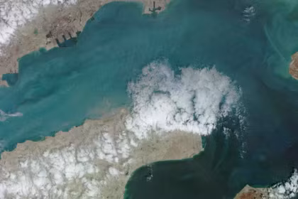 Eo biển Hormuz trở thành điểm nóng giao tranh giữa Mỹ và Iran trong những ngày gần đây. Ảnh: Reuters.