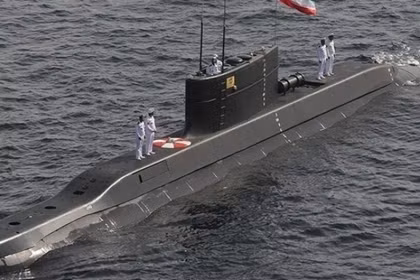 Tàu ngầm tấn công của Triều Tiên đang phục vụ trong biên chế Iran. Ảnh: MW.