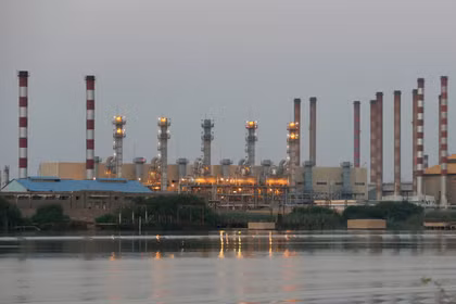 Hình ảnh tổng quan về nhà máy lọc dầu Abadan ở tây nam Iran ngày 21/9/2019. Ảnh: Reuters.