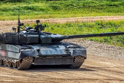 Xe tăng T-80BVMM. Ảnh: MW.