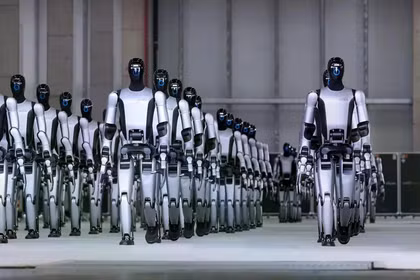 Mẫu robot hình người tiên tiến Walker S2 của hãng UBTech. Ảnh: IE.