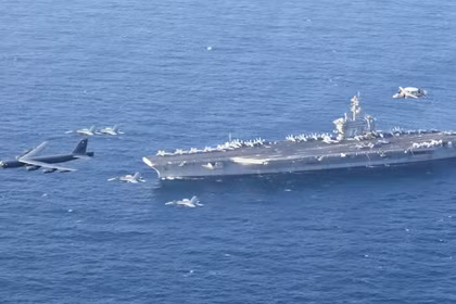 Tàu sân bay USS Abraham Lincoln tiến hành các cuộc tập trận trong khu vực thuộc trách nhiệm của Bộ Tư lệnh Trung ương Mỹ. Ảnh: Getty.