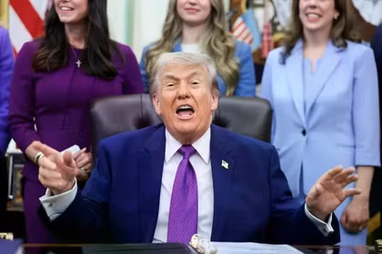 Ông Donald Trump phát biểu tại một sự kiện về sức khỏe bà mẹ ở Phòng Bầu dục, ngày 11/5. Ảnh: Reuters.