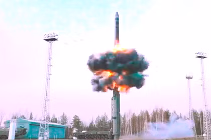 Tên lửa đạn đạo liên lục địa RS-24 Yars của Nga. Ảnh: MW.