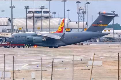Hai máy bay vận tải C-17 của Không quân Mỹ đã được nhìn thấy tại Sân bay Quốc tế Thủ đô Bắc Kinh trong vài ngày qua. Ảnh: SCMP.