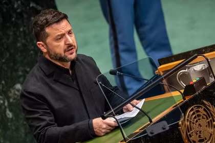 Tổng thống Volodymyr Zelensky tiết lộ việc bí mật chuyển giao hai tù binh Triều Tiên bị bắt tại Nga tại LHQ. Ảnh: Getty.