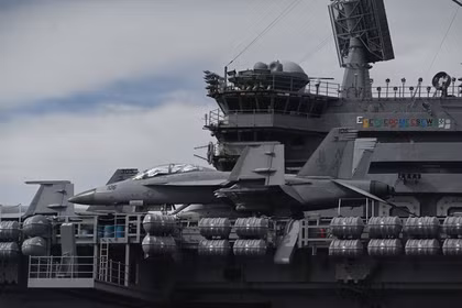 Tàu USS Nimitz trong bức ảnh chụp ngày 8/5. Ảnh: Getty.