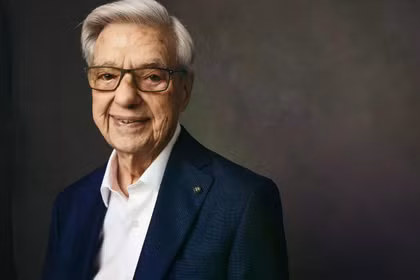 Hal Puthoff là một nhà nghiên cứu từng được CIA tài trợ, người tuyên bố đã nhìn thấy các tài liệu tình báo mô tả chi tiết về các chủng tộc ngoài hành tinh. Ảnh: Getty.