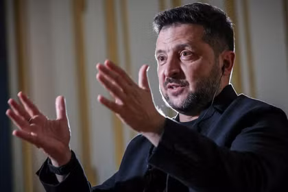 Tổng thống Ukraine Volodymyr Zelensky phát biểu trong cuộc phỏng vấn với Reuters, ngày 2/10. Ảnh: Reuters.