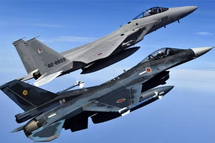 Máy bay chiến đấu F-15J và F-2 của Không quân Phòng vệ Nhật Bản. Ảnh: MW.