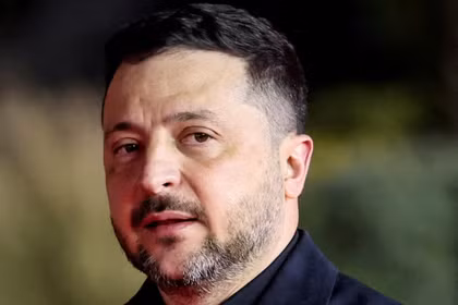 Tổng thống Ukraine Volodymyr Zelensky đến tham dự hội nghị thượng đỉnh không chính thức của các nhà lãnh đạo châu Âu tại Ayia Napa, Cyprus ngày 23/4. Ảnh: Reuters.