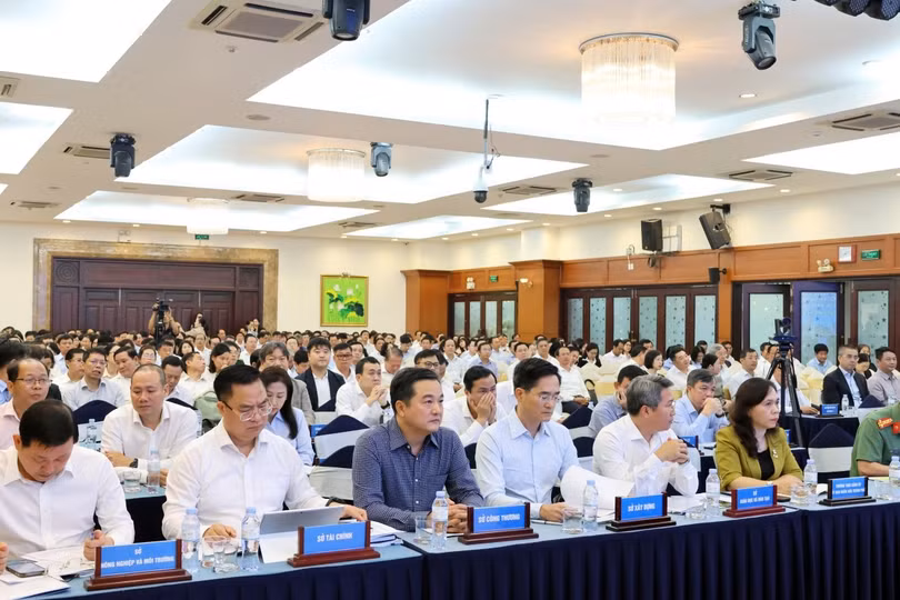 15102026-dai-bieu-tham-du.jpg