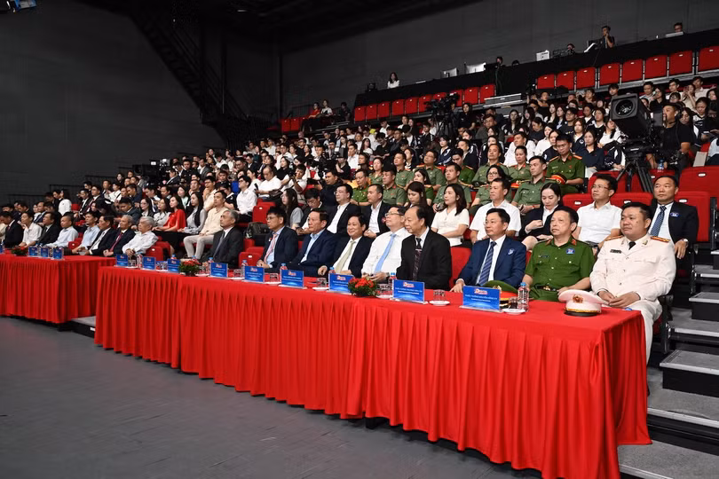 huy-6303.jpg