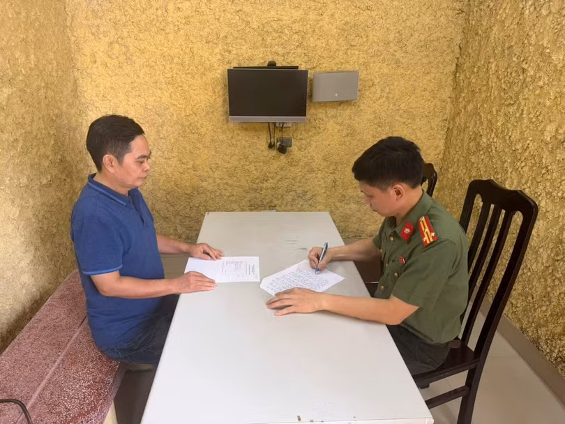 Ông Đào Bá Đoàn tại cơ quan công an. Ảnh: Công an Hà Nội.