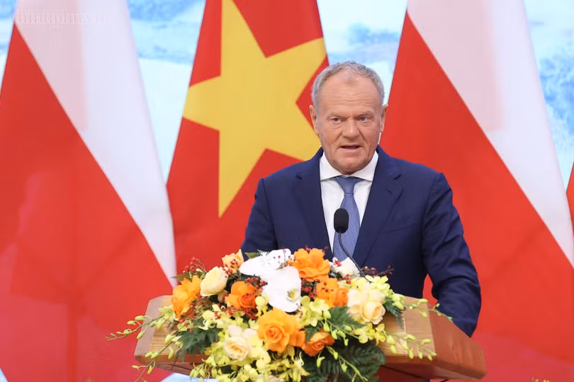 Thủ tướng Ba Lan Donald Tusk phát biểu sau hội đàm. Ảnh: VGP.
