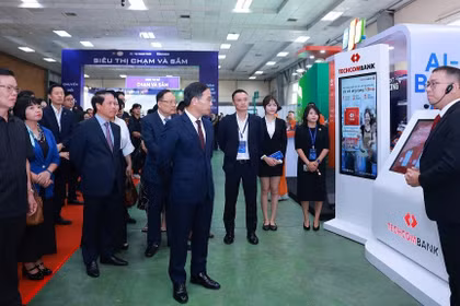 Techcombank kiến tạo vị thế dẫn dắt ngành thông qua dữ liệu và ứng dụng AI tại sự kiện Chuyển đổi số ngành Ngân hàng 2026 