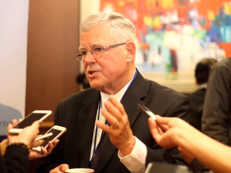 GS. Carl Thayer (ản tư liệu báo chí)
