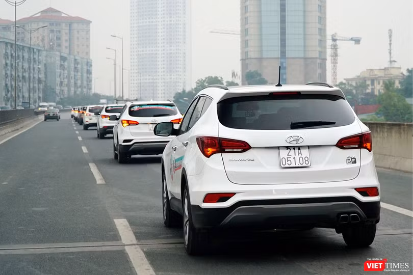 Dàn xe Hyundai SantaFe hùng hậu chào đón sinh nhật CLB tròn 4 tuổi ảnh 10
