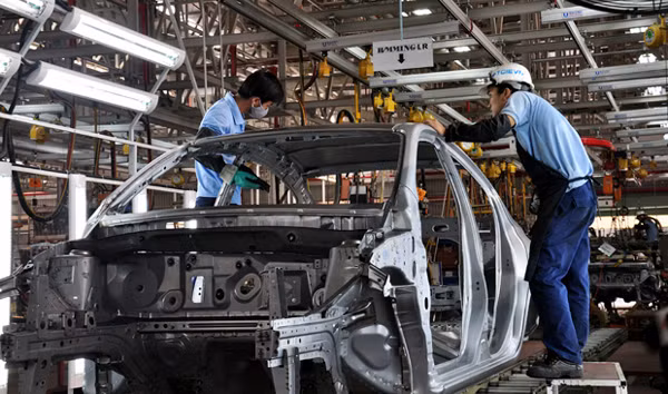 Luật thuế tiêu thụ đặc biệt bổ sung, sửa đổi mới được Quốc hội thông qua, có hiệu lực từ 1/1/2016 thì thuế tiêu thụ đặc biệt với ô tô giữ nguyên như hiện nay. Như vậy việc giảm thuế chỉ có thể thực hiện sớm nhất vào năm 2017.
