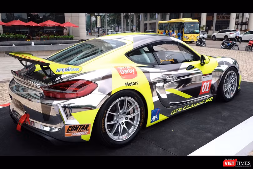 "Mòn mắt" với Porsche Cayman GT4 Clubsport bất ngờ xuất hiện tại Việt Nam ảnh 2