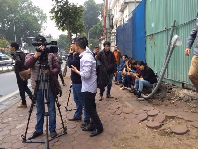 Cưỡng chế toàn bộ sai phạm nhà 8B Lê Trực ảnh 4 Cưỡng chế toàn bộ sai phạm nhà 8B Lê Trực ảnh 4