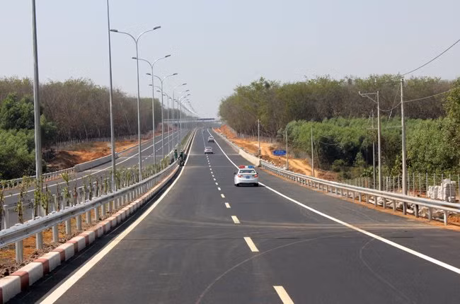 Đường cao tốc TPHCM - Long Thành - Dầu Giây đoạn đi qua địa phận tỉnh Đồng Nai. Ảnh: Anh Quân