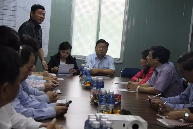 'Nhìn 4-6 em một giường thì tiến độ phải nhanh lên'