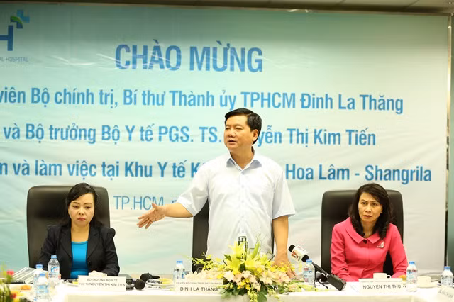 Ông Đinh La Thăng tìm cách tháo gỡ khó khăn cho Khu Y tế kỹ thuật cao HoaLam - Shangri - La. Ông Đinh La Thăng tìm cách tháo gỡ khó khăn cho Khu Y tế kỹ thuật cao HoaLam - Shangri - La.