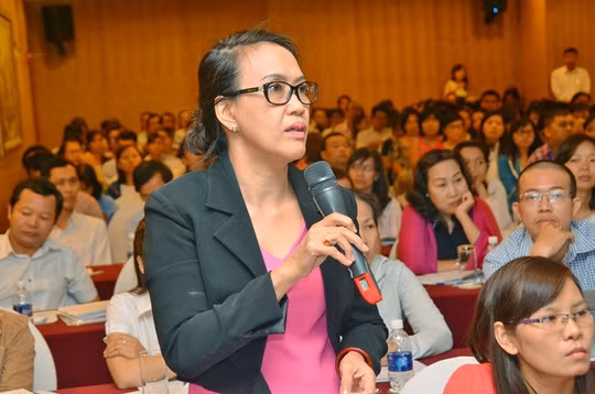 Đại diện doanh nghiệp phản ánh bức xúc đến cơ quan thuế TP HCM. Ảnh: Tấn Thạnh