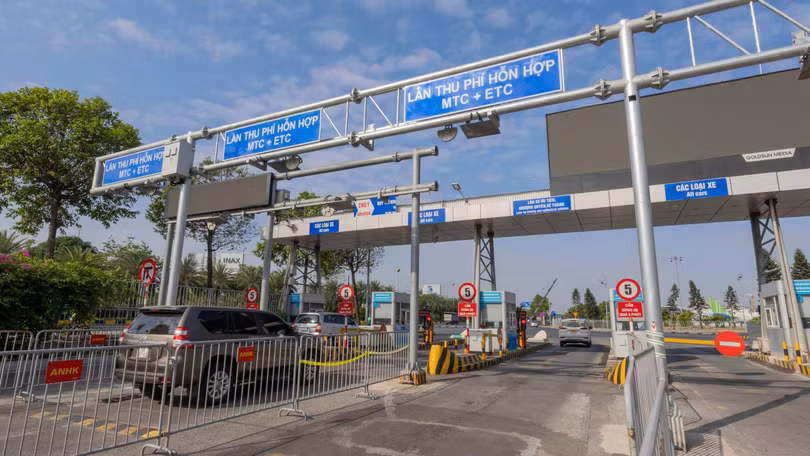 Chùm ảnh 3 làn thu phí tự động tại Cảng HKQT Nội Bài (5).jpg