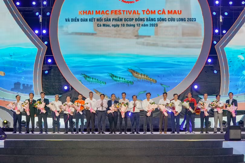 FESTIVAL TÔM CÀ MAU 1.jpg