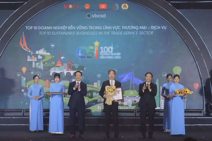 Tập đoàn BRG Top 10 doanh nghiệp bền vững Việt Nam 2023.jpg