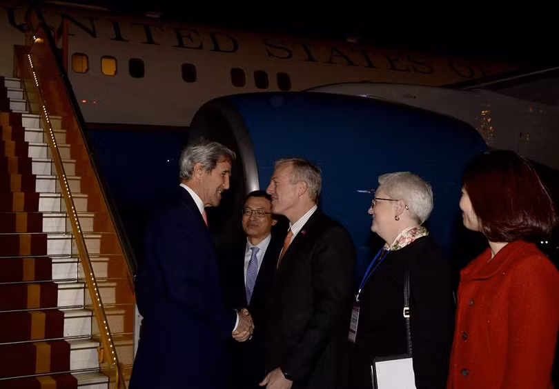 Ngoại trưởng Mỹ John Kerry thăm Việt Nam (ảnh được Đại sứ Mỹ tại Việt Nam Ted Osius chia sẻ trên Facebook)
