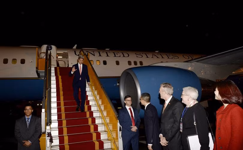 Ngoại trưởng Mỹ John Kerry thăm Việt Nam (ảnh được Đại sứ Mỹ tại Việt Nam Ted Osius chia sẻ trên Facebook)