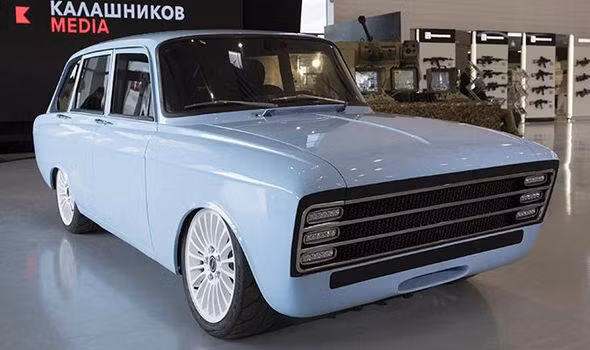 Kalashnikov CV-1 được thiết kế dựa trên chiếc xe gia đình của Nga có tên Moskvich 412 được sản xuất trong những năm 1970 (Ảnh: The Next Web) Kalashnikov CV-1 được thiết kế dựa trên chiếc xe gia đình của Nga có tên Moskvich 412 được sản xuất trong những năm 1970 (Ảnh: The Next Web)