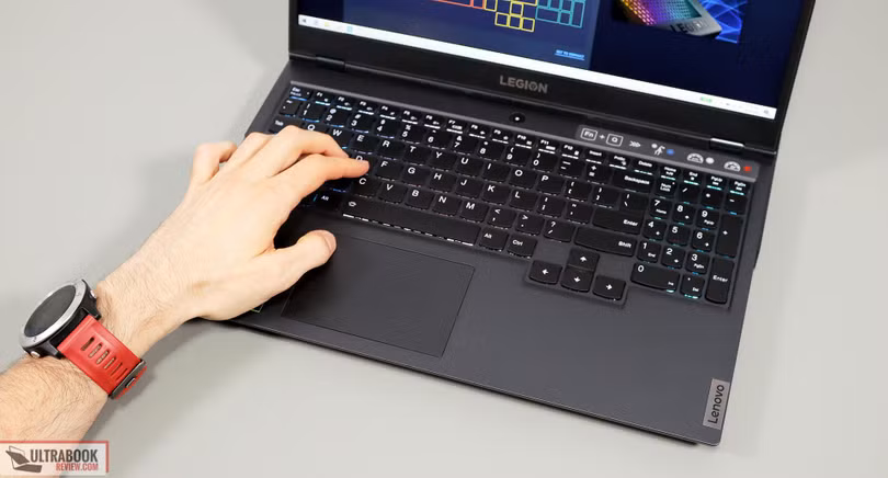 Hệ thống bàn phím cho hành trình phím sâu (Ảnh: Ultrabook Review) Hệ thống bàn phím cho hành trình phím sâu (Ảnh: Ultrabook Review)