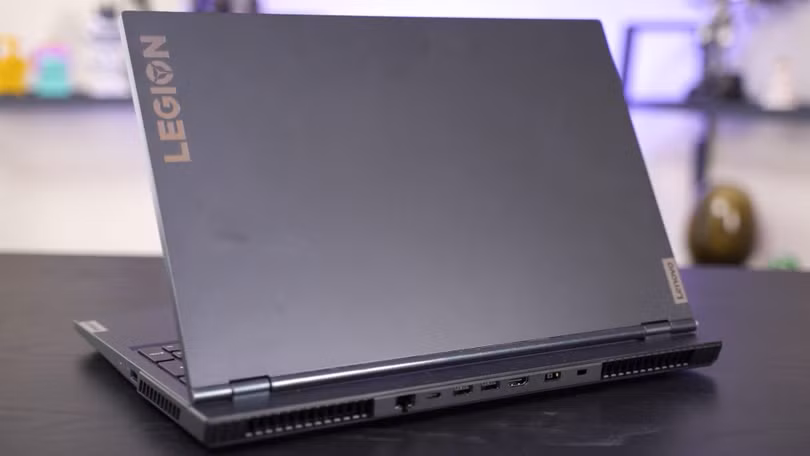 Lenovo Legion 5 có đầy đủ các cổng kết nối (Ảnh: Tech Critter) Lenovo Legion 5 có đầy đủ các cổng kết nối (Ảnh: Tech Critter)