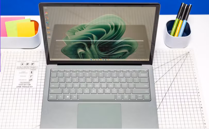 Đánh giá Microsoft Surface Laptop 5 (13,5 inch): Có xứng đáng để nâng cấp? (Ảnh: The Verge)
