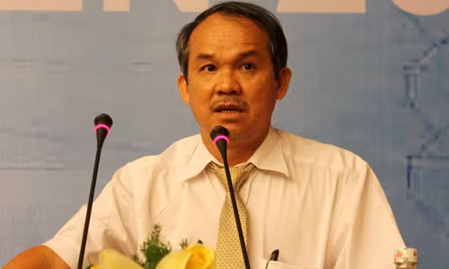 Người giàu thứ hai sàn chứng khoán Việt Nam tuyên bố HAGL lùi thời hạn chuyển đổi trái phiếu thêm 2 năm nữa - thời điểm các dự án kinh doanh của tập đoàn vào mùa gặt hái - là động thái bảo vệ quyền lợi của các trái chủ và 16.000 cổ đông